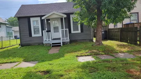 1905 S 11th St, Council Bluffs, IA 51501