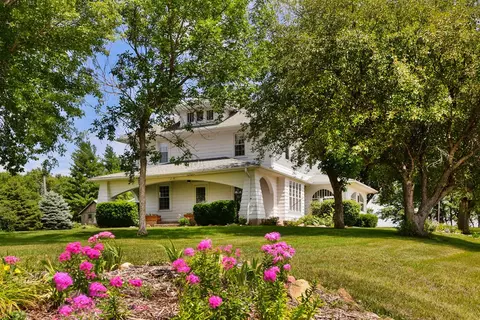 13393 275th St, Treynor, IA 51575