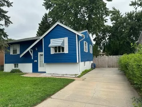 1104 Cachelin Dr, Carter Lake, IA 51510