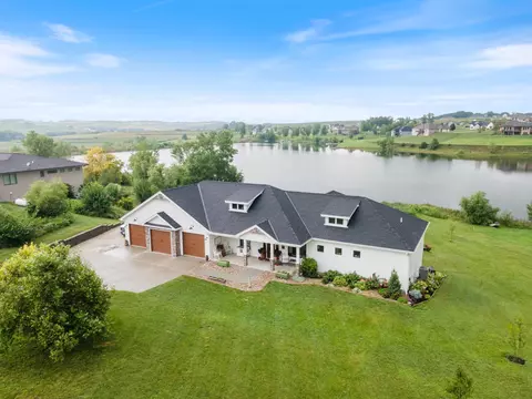 23024 Chamois Cir, Glenwood, IA 51534
