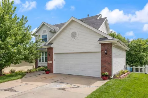317 W Ferndale Dr, Council Bluffs, IA 51503