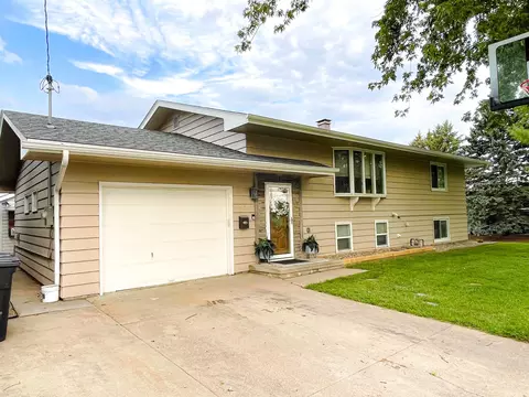 908 Longview Rd, Missouri Valley, IA 51555
