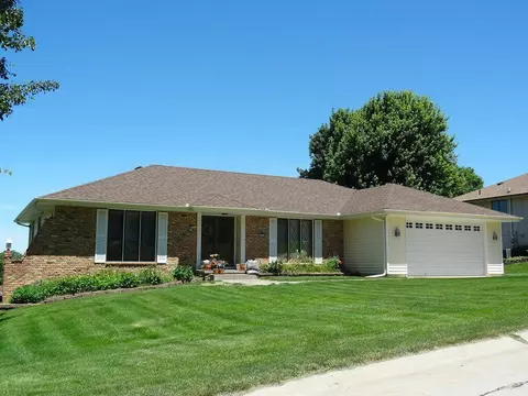 245 Kingsridge Dr, Council Bluffs, IA 51503