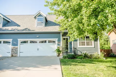 104 Linn Ct, Glenwood, IA 51534