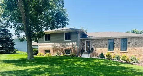 15442 Pheasant Dr, Council Bluffs, IA 51503