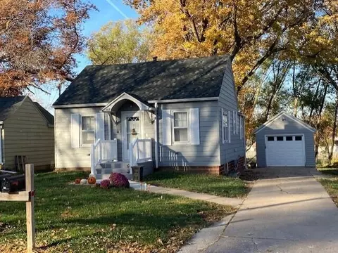 418 S Gates St, Oakland, IA 51560