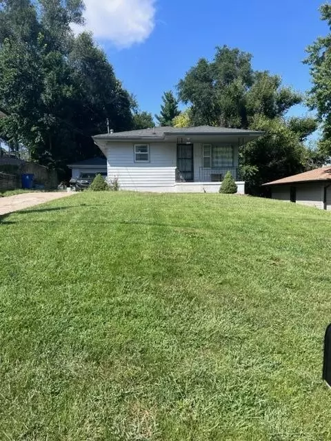 912 Arnold St, Glenwood, IA 51534