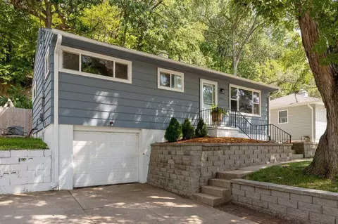 1551 Sunset Dr, Council Bluffs, IA 51503