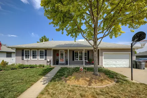 101 High Cir, Underwood, IA 51576