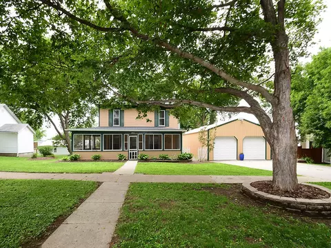 803 Prospect Ave, Malvern, IA 51551