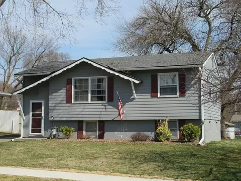 1214 Wedgewood Dr, Council Bluffs, IA 51503