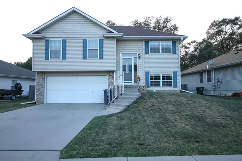 2502 S 16th St, Council Bluffs, IA 51501