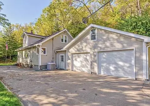 128 Morgan St, Council Bluffs, IA 51503