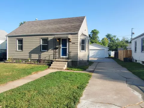 3006 Ave F, Council Bluffs, IA 51501