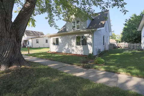 2410 S 11th St, Council Bluffs, IA 51501