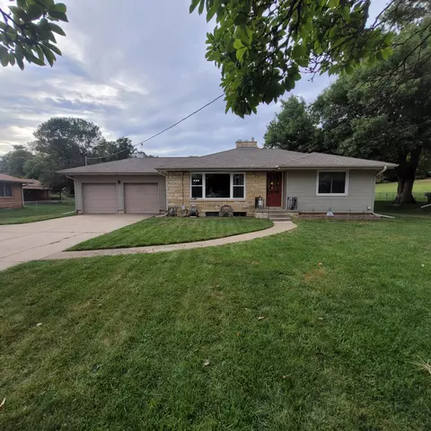 254 Bennett Ave, Council Bluffs, IA 51503