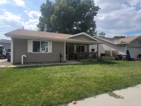 24 E Navajo St, Council Bluffs, IA 51501