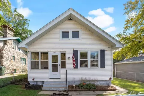 527 Roosevelt Ave, Council Bluffs, IA 51503