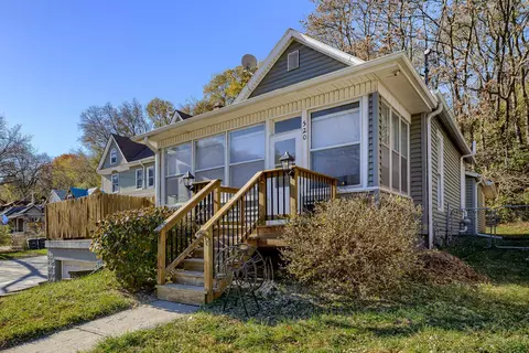 520 S 1st St, Council Bluffs, IA 51503