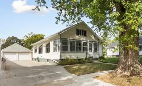 805 Lincolnway St, Woodbine, IA 51579