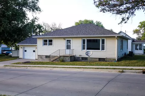 310 Brown St, Oakland, IA 51560