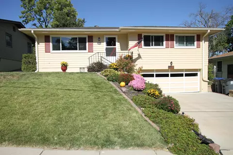 130 Sylvan Dr, Council Bluffs, IA 51503