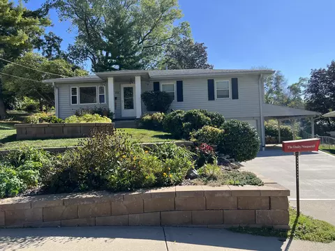 111 Center St, Glenwood, IA 51534