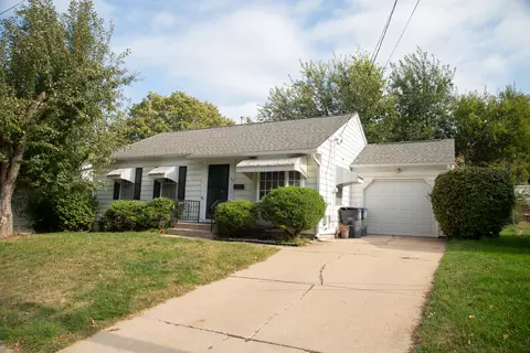 25 Lynnwood Dr, Council Bluffs, IA 51503