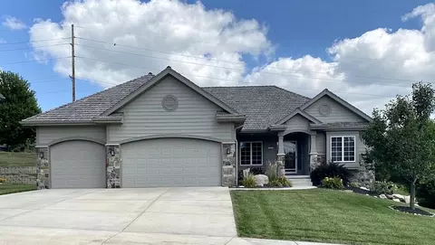 1511 Chestnut Dr, Council Bluffs, IA 51503