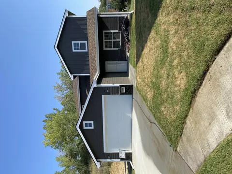 144 Paige Ln, Council Bluffs, IA 51503