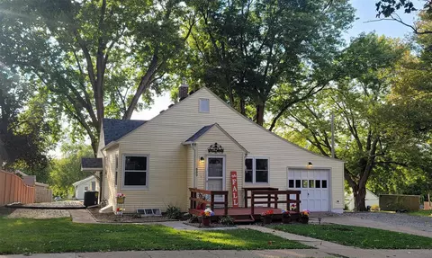 809 Prospect Ave, Malvern, IA 51551