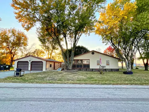 703 East St, Essex, IA 51638