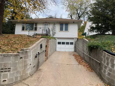 511 S 3rd St, Council Bluffs, IA 51503