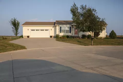 627 French St, Carson, IA 51525