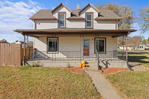 210 1st Ave, Underwood, IA 51576