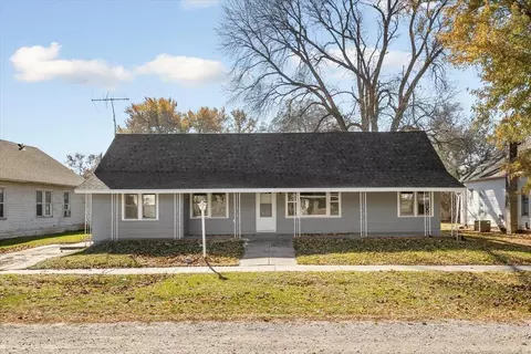 110 Elm St, Pisgah, IA 51564