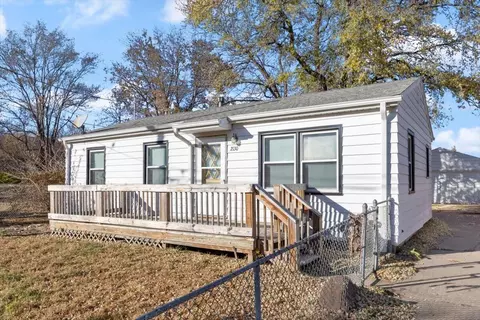 2130 Westside Dr, Council Bluffs, IA 51501
