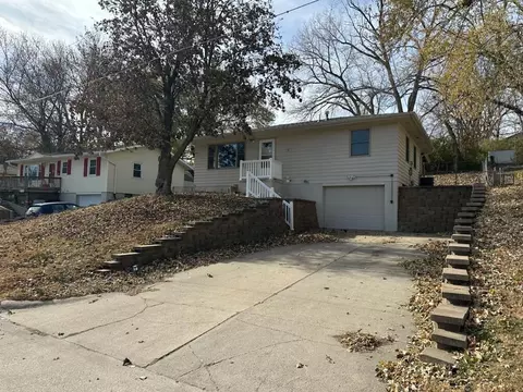 406 S Grove St, Glenwood, IA 51534