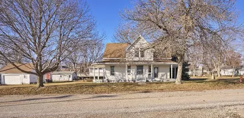 201 1st St, Persia, IA 51563
