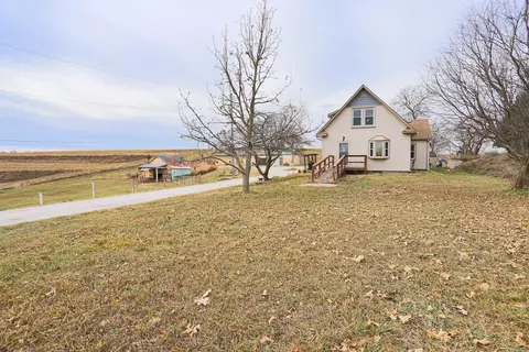 20750 Perry Rd, Council Bluffs, IA 51503