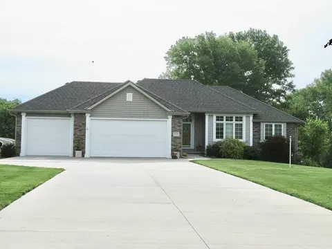 18595 Taylor Ln, Council Bluffs, IA 51503