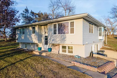 14727 400th St, Carson, IA 51525 photo 3