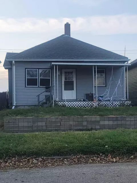 921 Ave A, Council Bluffs, IA 51503