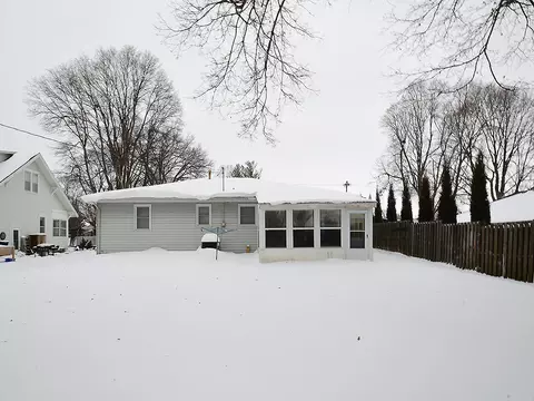Exterior - 1302 Summit St, Red Oak, IA 51566 photo 6 of 10