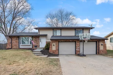 318 Wildwood Rd, Council Bluffs, IA 51503