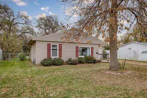 2003 S 12th St, Council Bluffs, IA 51501