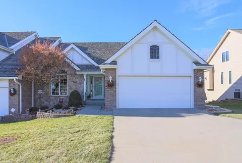 515 Golden Oaks Dr, Council Bluffs, IA 51503