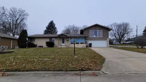 801 Brookside Dr, Audubon, IA 50025