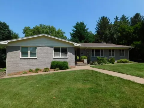 4 Mayridge Dr, Shenandoah, IA 51601