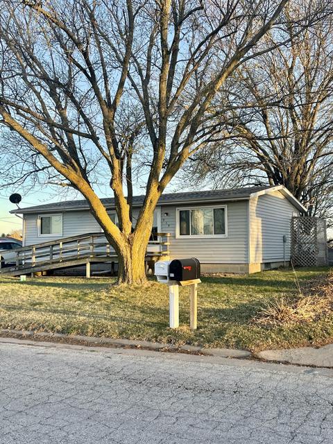 919 N Scenic Dr, Oakland, IA 51560